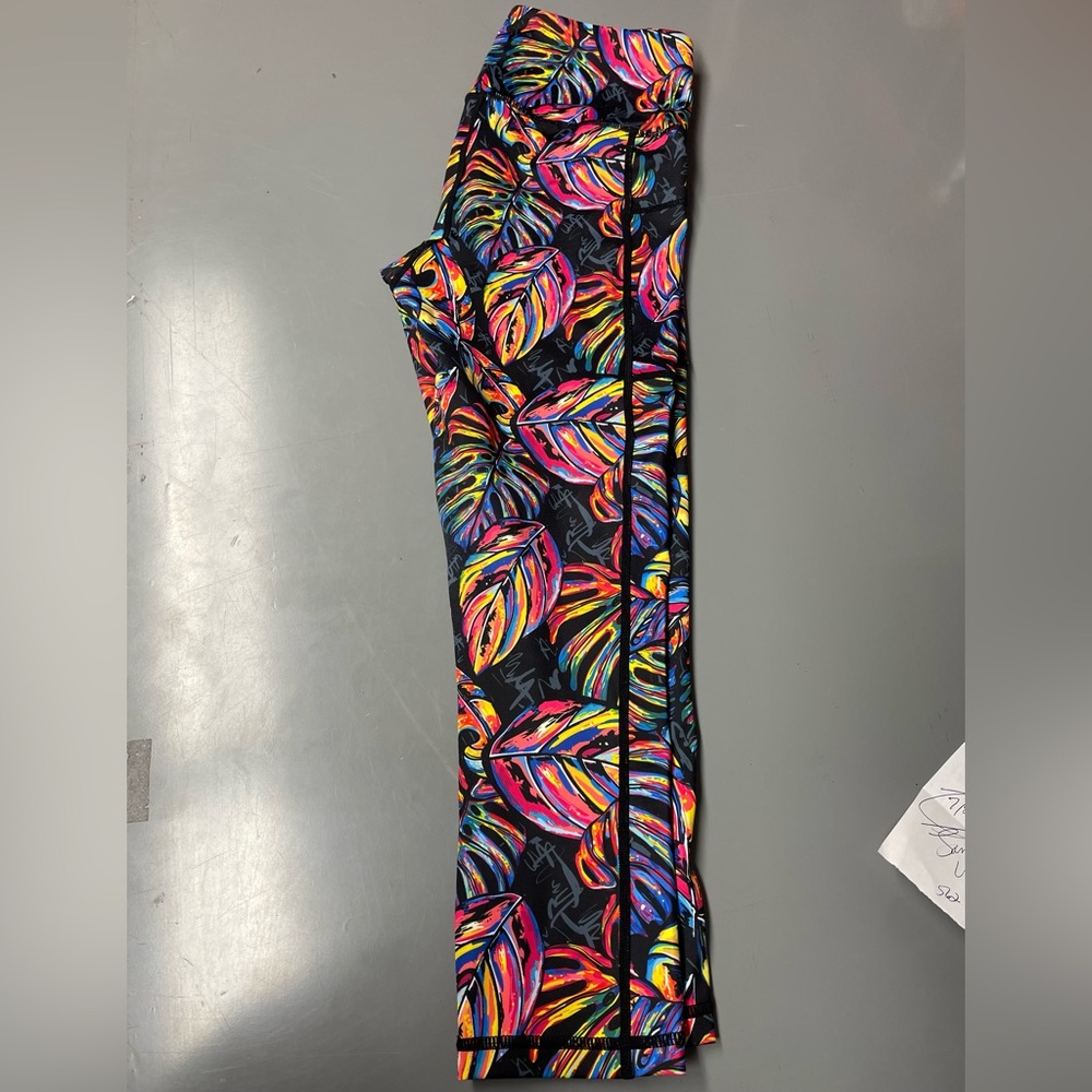 Constantly Varied Gear Neon Tropical Capri Leggings XS